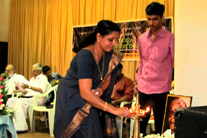 Ms.Anupama lighting the Nilavilakku