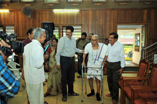 Prof. K.P. Shankaran, K.R. Indira and Suresh K. Warriyar with Mahakavi Akkitham