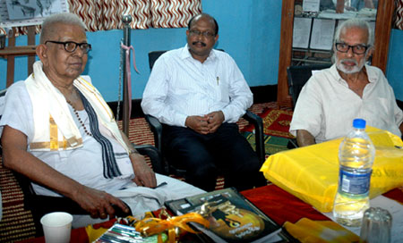Munciff Magistrate Sri T.A. Ramachandran with Mahakavi Akkitham